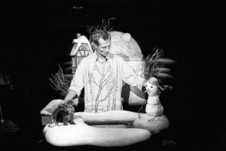 • Андрей Нечаев в спектакле “Снеговик”