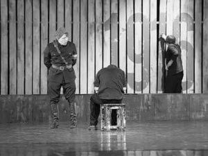 Сцена из спектакля “Как закалялась сталь”. Фото Е.ЕЛИСЕЕВОЙ