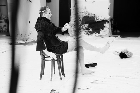 • К.Муханов в спектакле “О-й. Поздняя любовь”. Фото Н.ЧЕБАН  