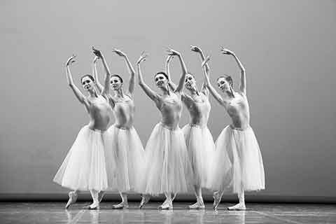 Сцена из балета. Фото С.АВВАКУМ