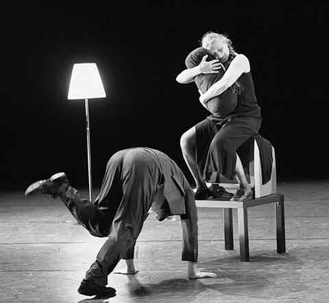 М.Эк и А.Лагуна в сцене из балета М.Эка “Память”. Фото Л.СПИНКС
