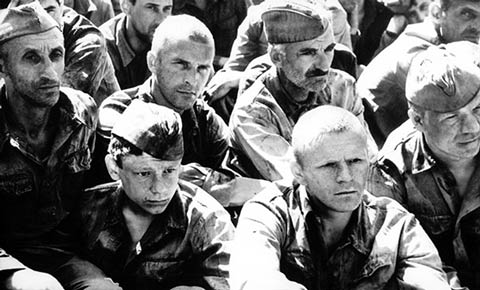 Советские военнопленные на немецкой барже