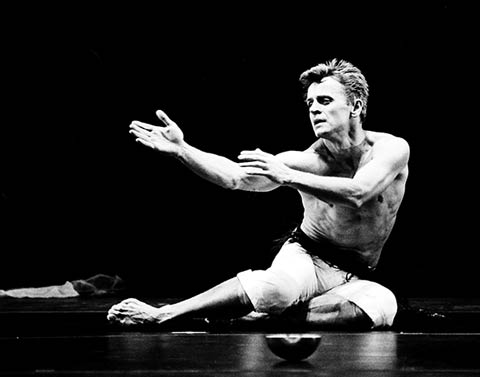 Михаил Барышников в балете “Кающийся”. Фото Н.АЛОВЕРТ