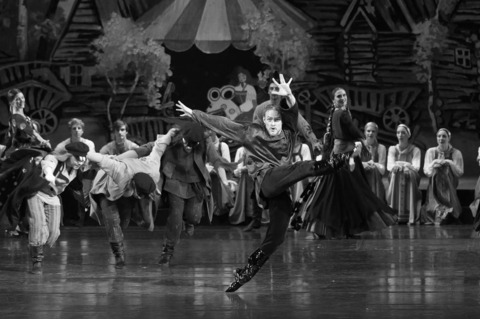 Алексей Любимов в роли Северьяна в балете «Каменный цветок». Фото С.РОДИОНОВА 