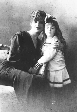 Жена и дочь М.В.Дальского
