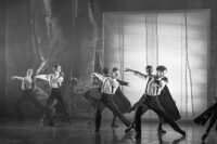 Сцена из балета “Эрвин Шульхоф. Пять пьес для струнного квартета” из спектакля “Терезин. Квартет”. Фото И.ГЛАДУНКО