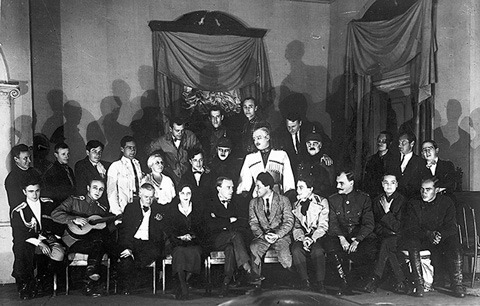 Участники спектакля “Дни Турбиных” – фото без Бориса Мордвинова. Фото предоставлено Музеем МХАТ